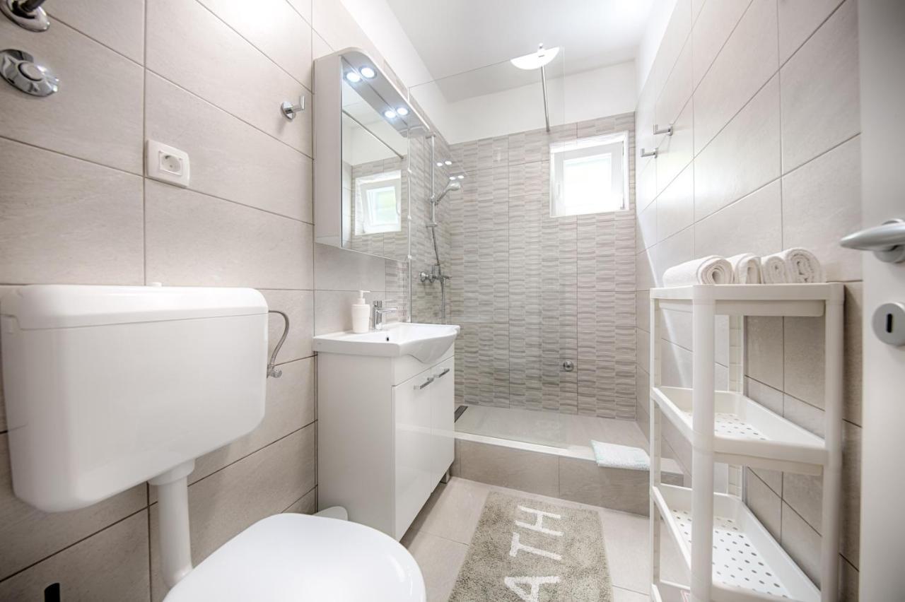 Apartmani Dule Komiža Esterno foto