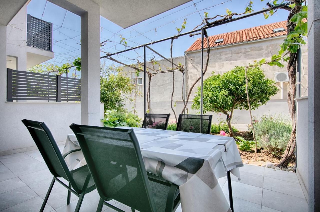 Apartmani Dule Komiža Esterno foto