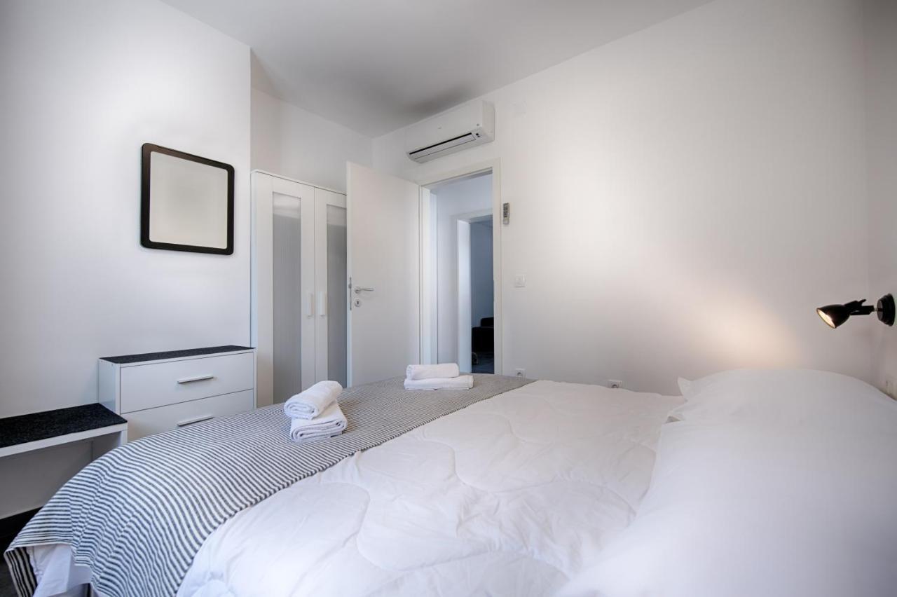 Apartmani Dule Komiža Esterno foto