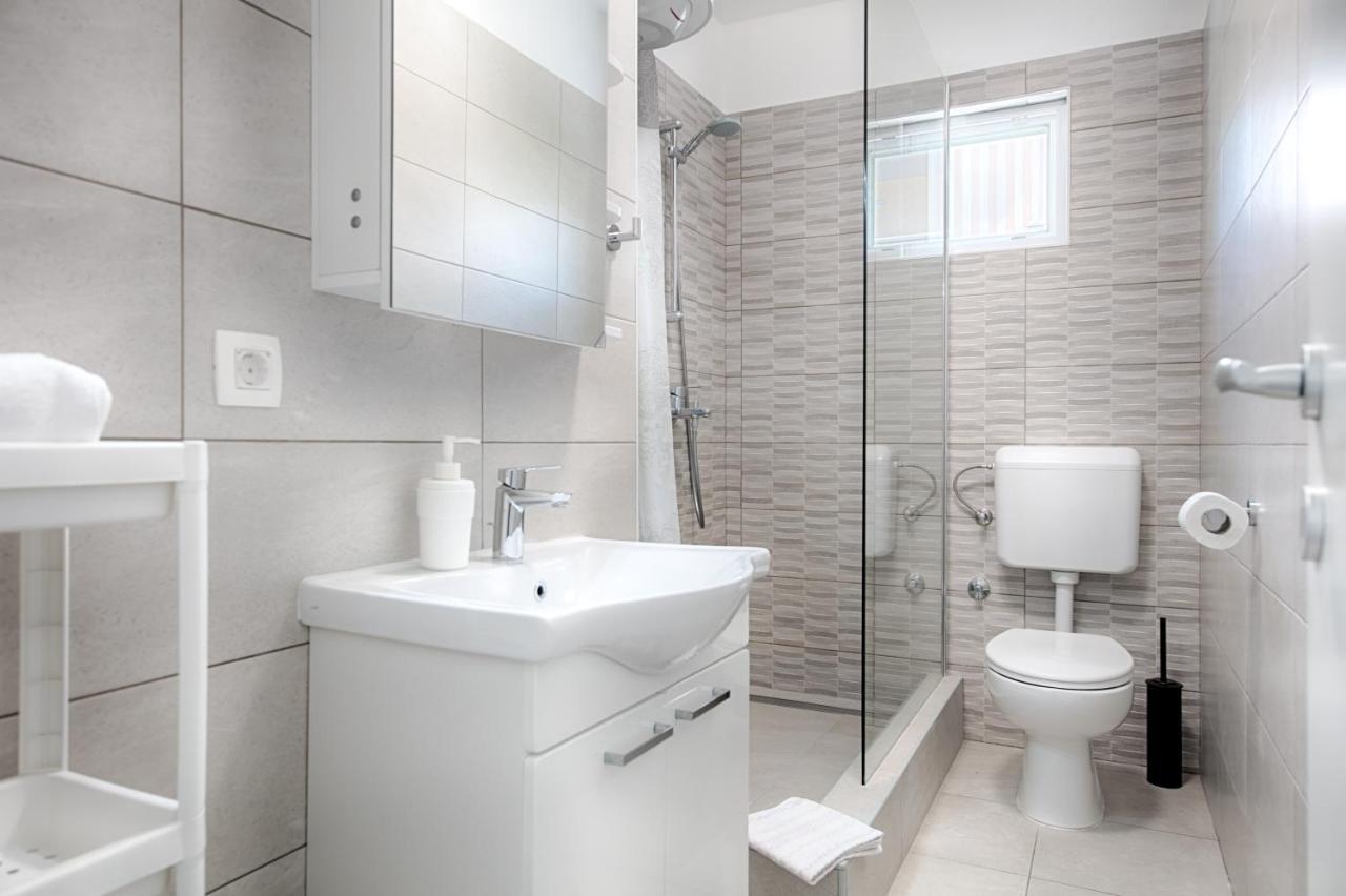 Apartmani Dule Komiža Esterno foto