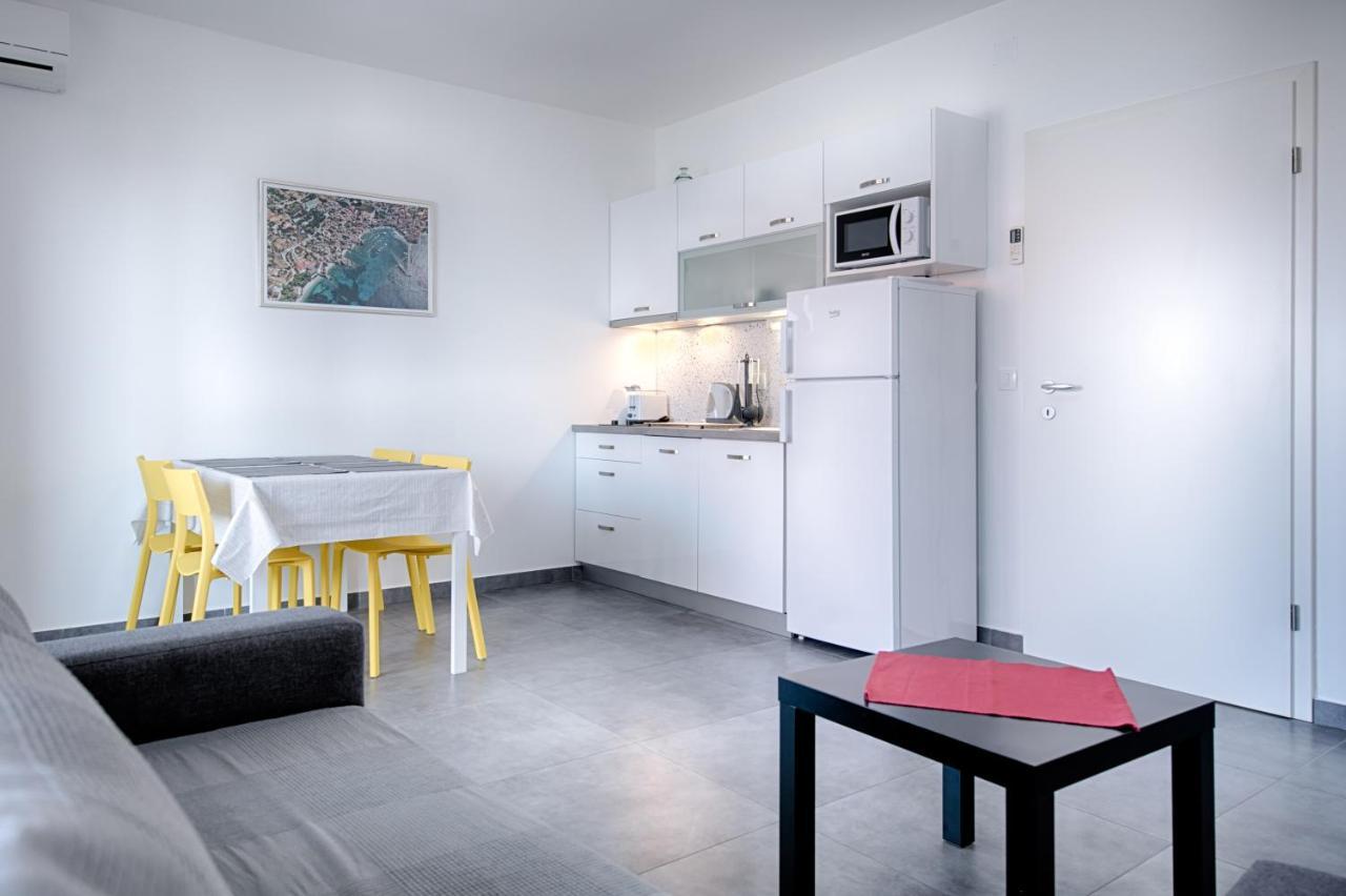 Apartmani Dule Komiža Esterno foto