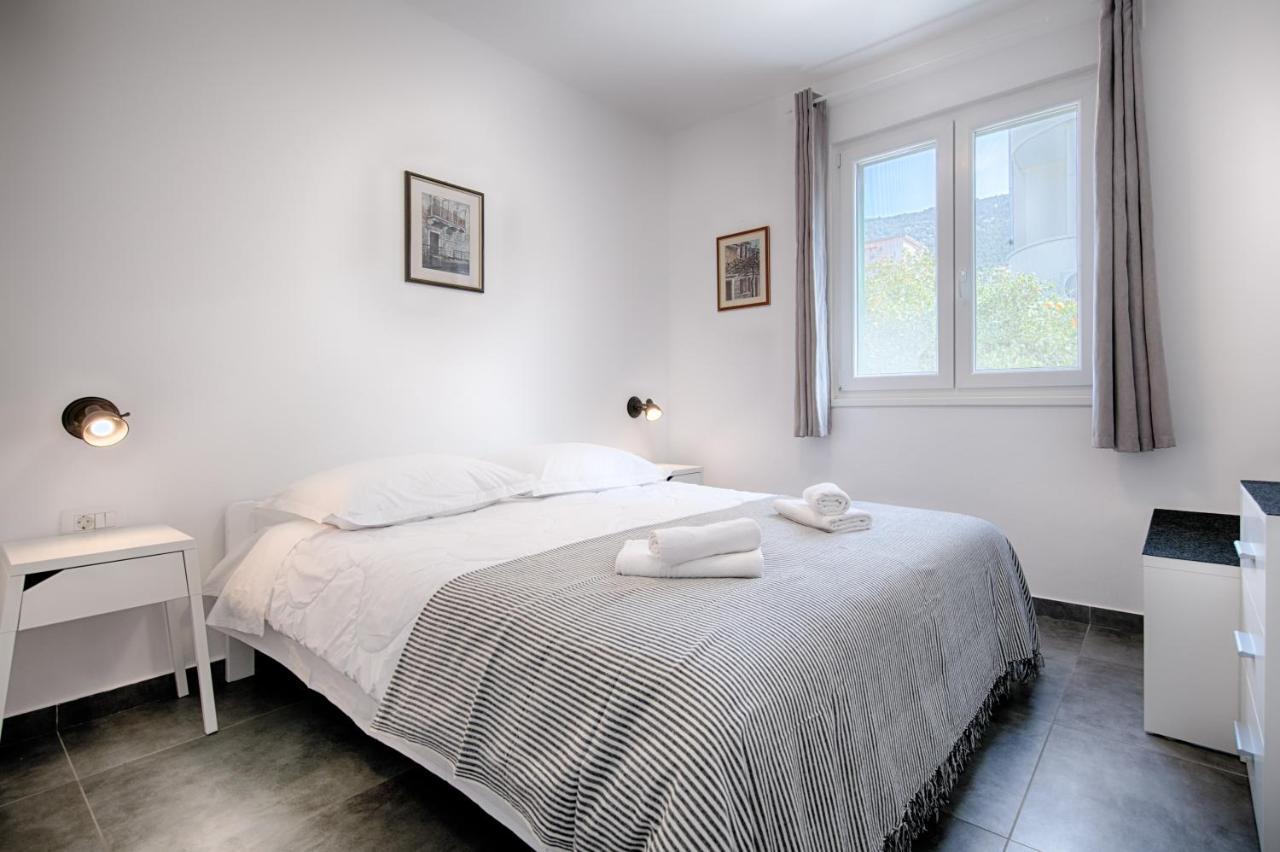Apartmani Dule Komiža Esterno foto