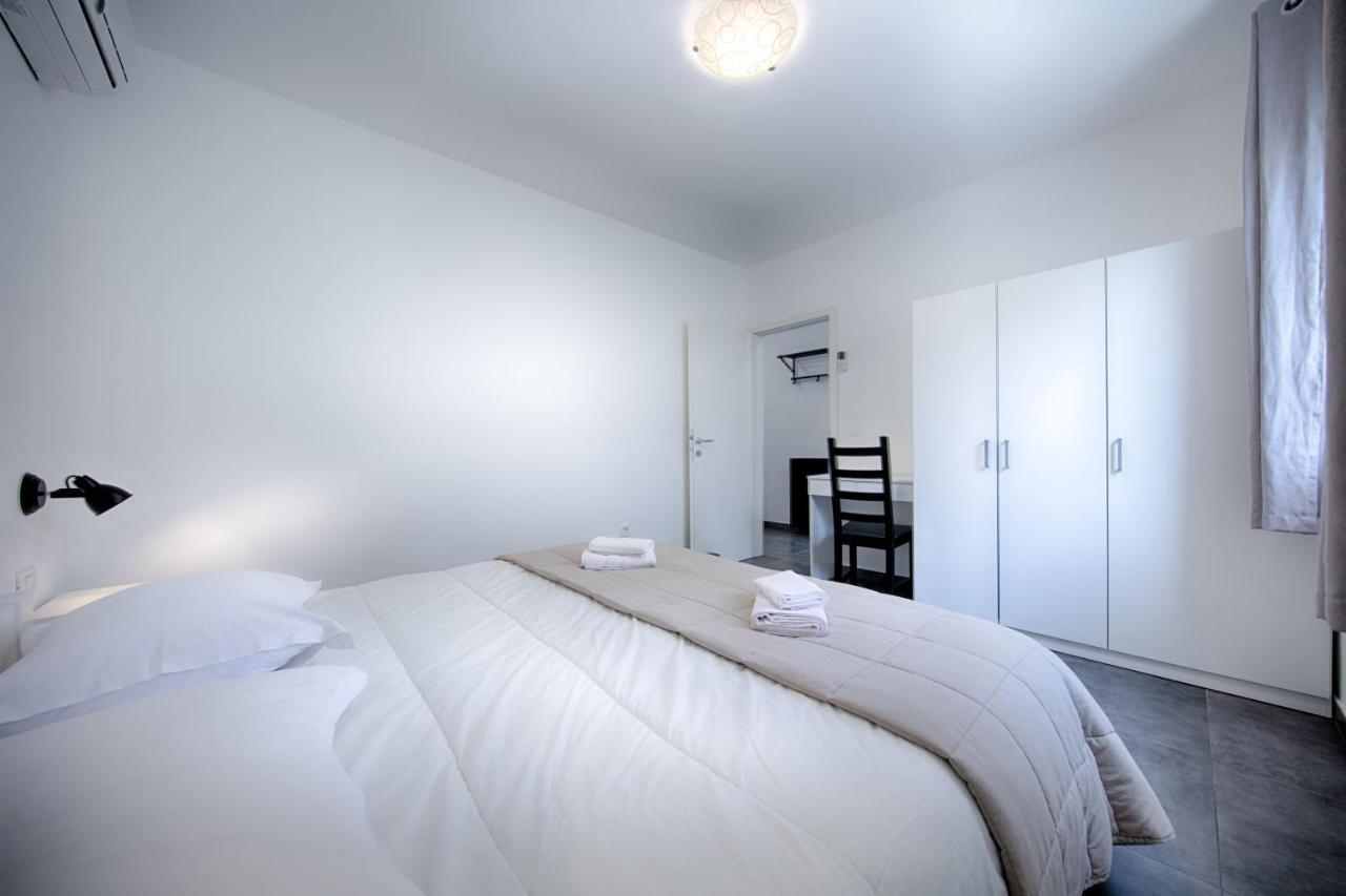 Apartmani Dule Komiža Esterno foto
