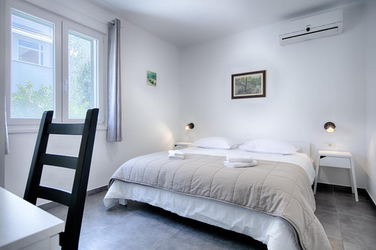Apartmani Dule Komiža Esterno foto