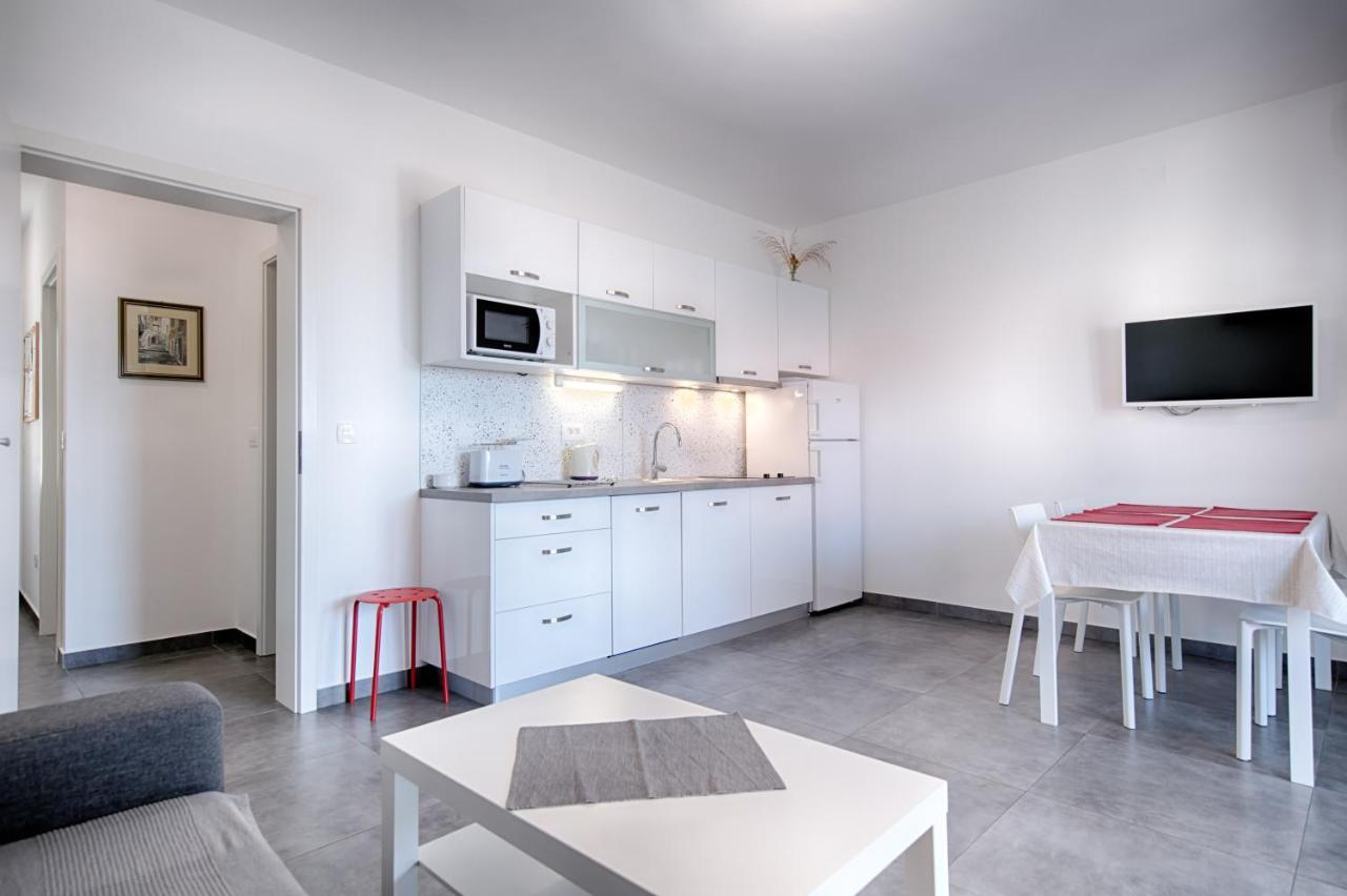 Apartmani Dule Komiža Esterno foto