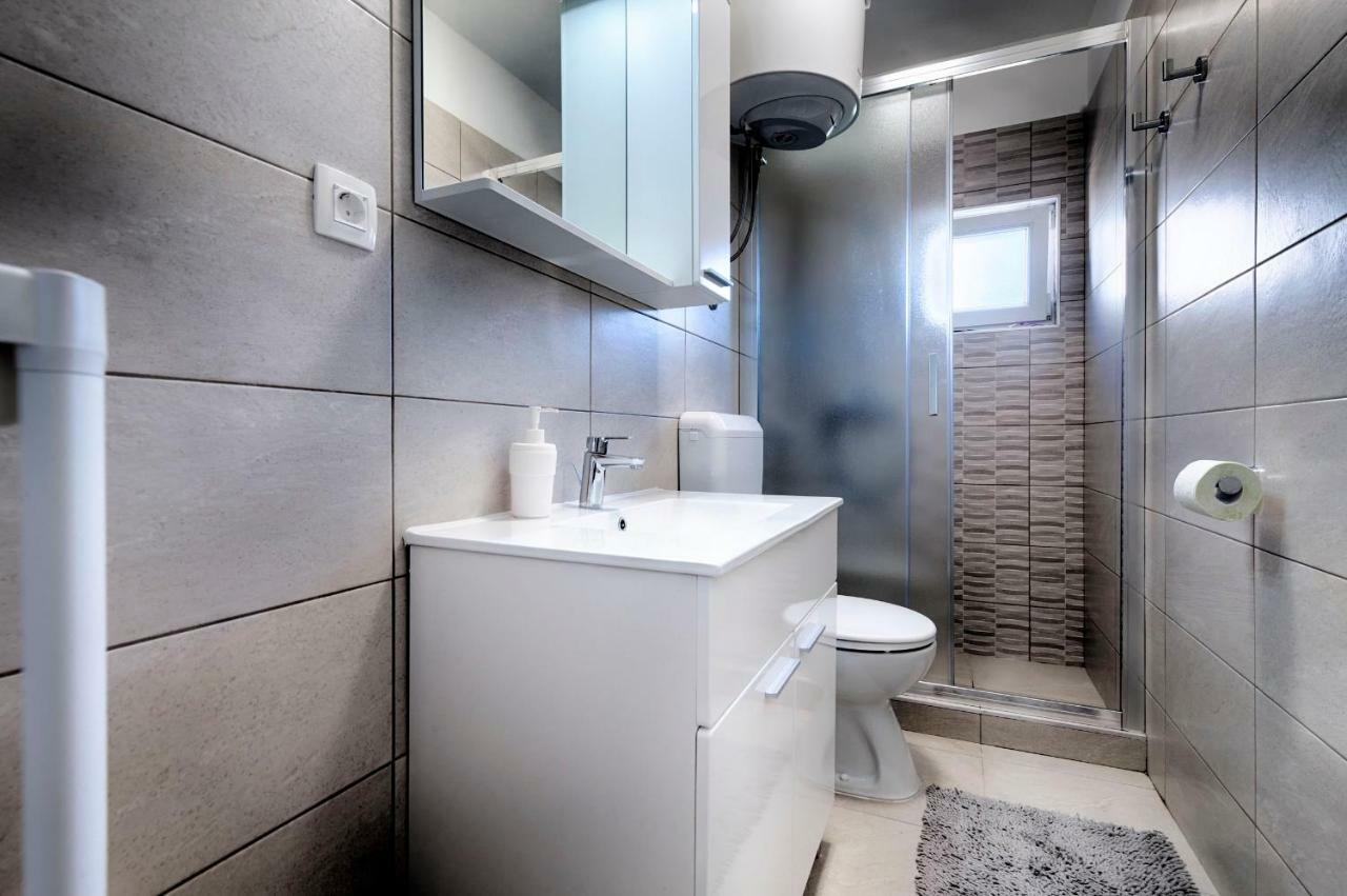 Apartmani Dule Komiža Esterno foto