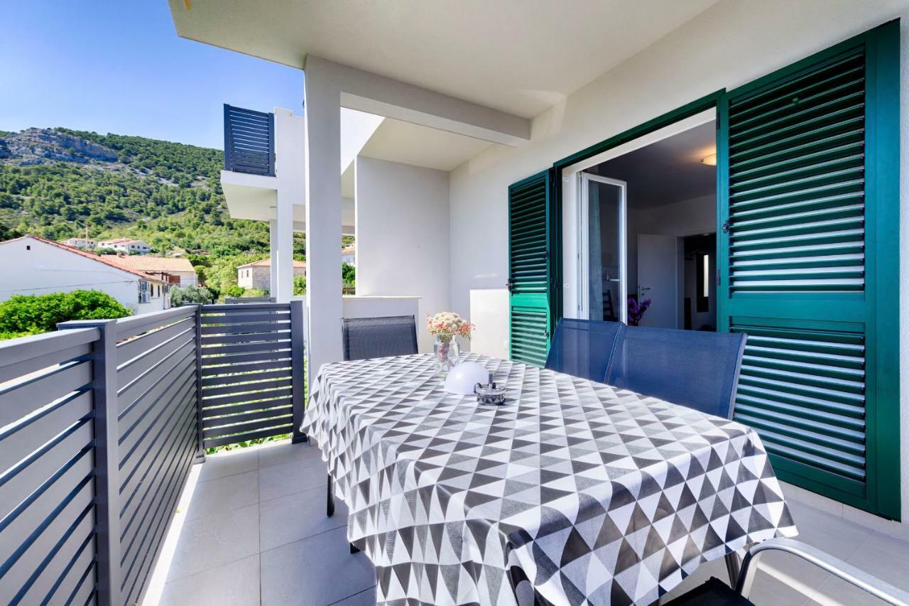 Apartmani Dule Komiža Esterno foto