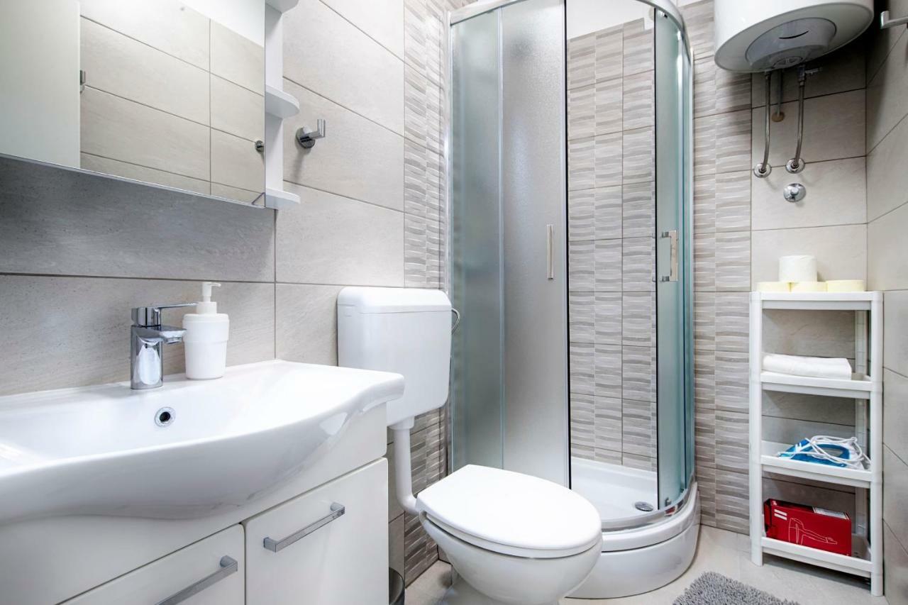 Apartmani Dule Komiža Esterno foto