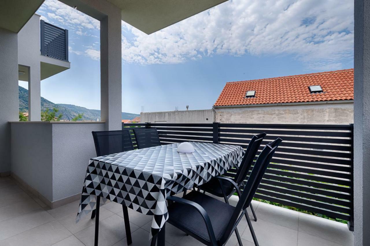Apartmani Dule Komiža Esterno foto