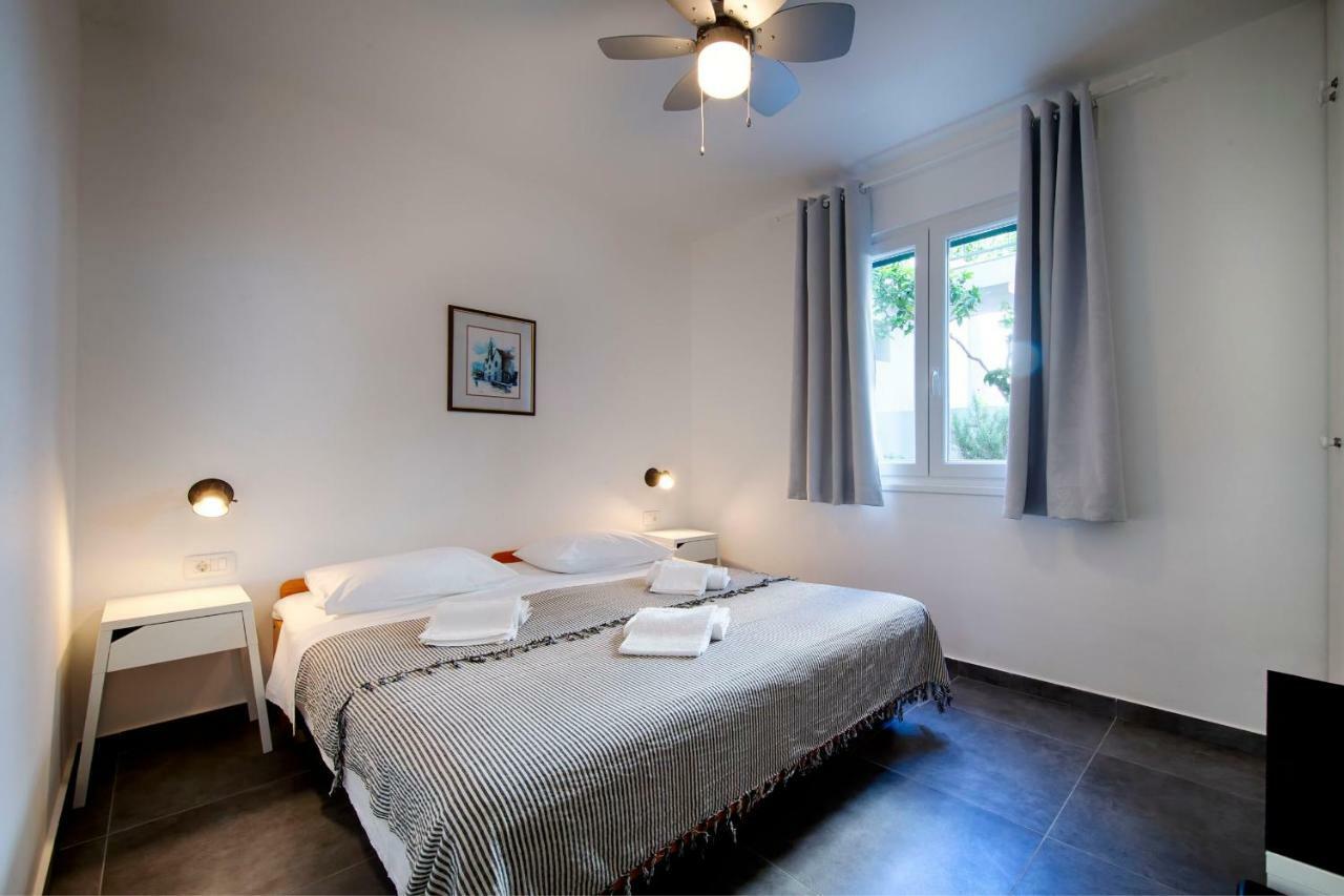 Apartmani Dule Komiža Esterno foto